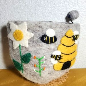 🦋NWOT WOOL POUCH